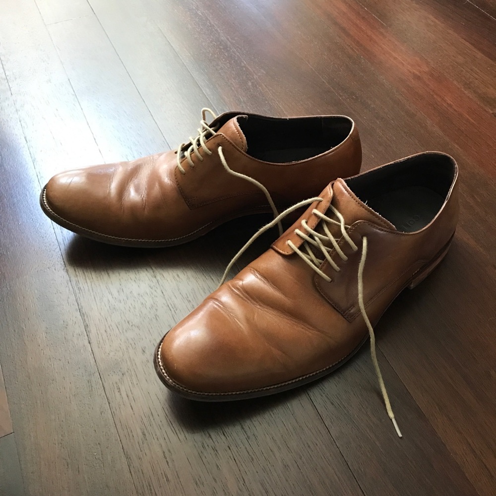 Men’s leather dress shoes